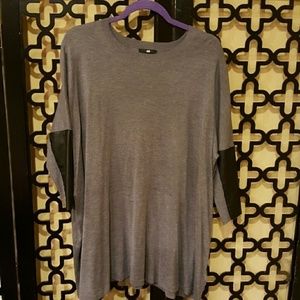 H&M GRAY‎ WITH BLACK LEATHER ELBOW SLEEVE Long Sleeve Top Size XS/S
